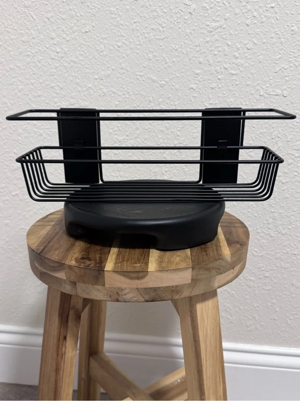 Like New Command Matte Black Bath Caddy Shower Shelf Rust Resistant Organization